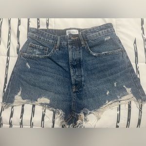 Zara Jean Short - dark wash - Size 6